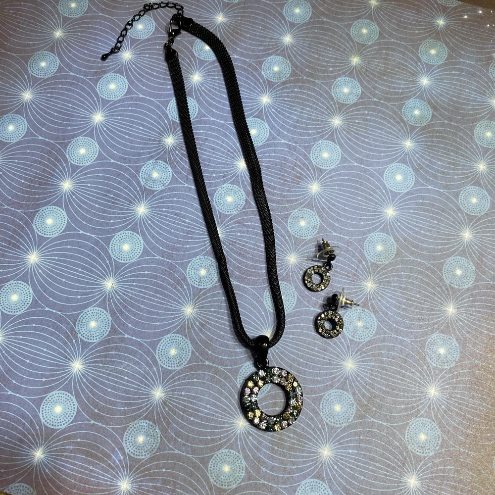 Vintage Cookie Lee Black With Blue Crystal Circle Pendant Necklace Earrings